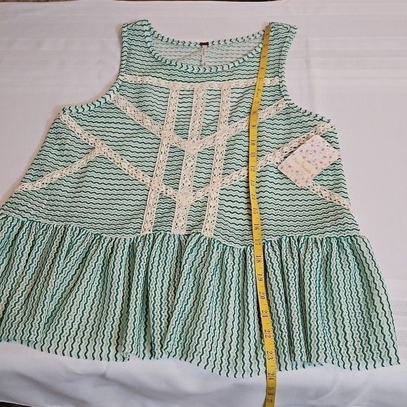 NWT Free People Ivory & Green lace peplum back cut out top size XS - Picture 11 of 11
